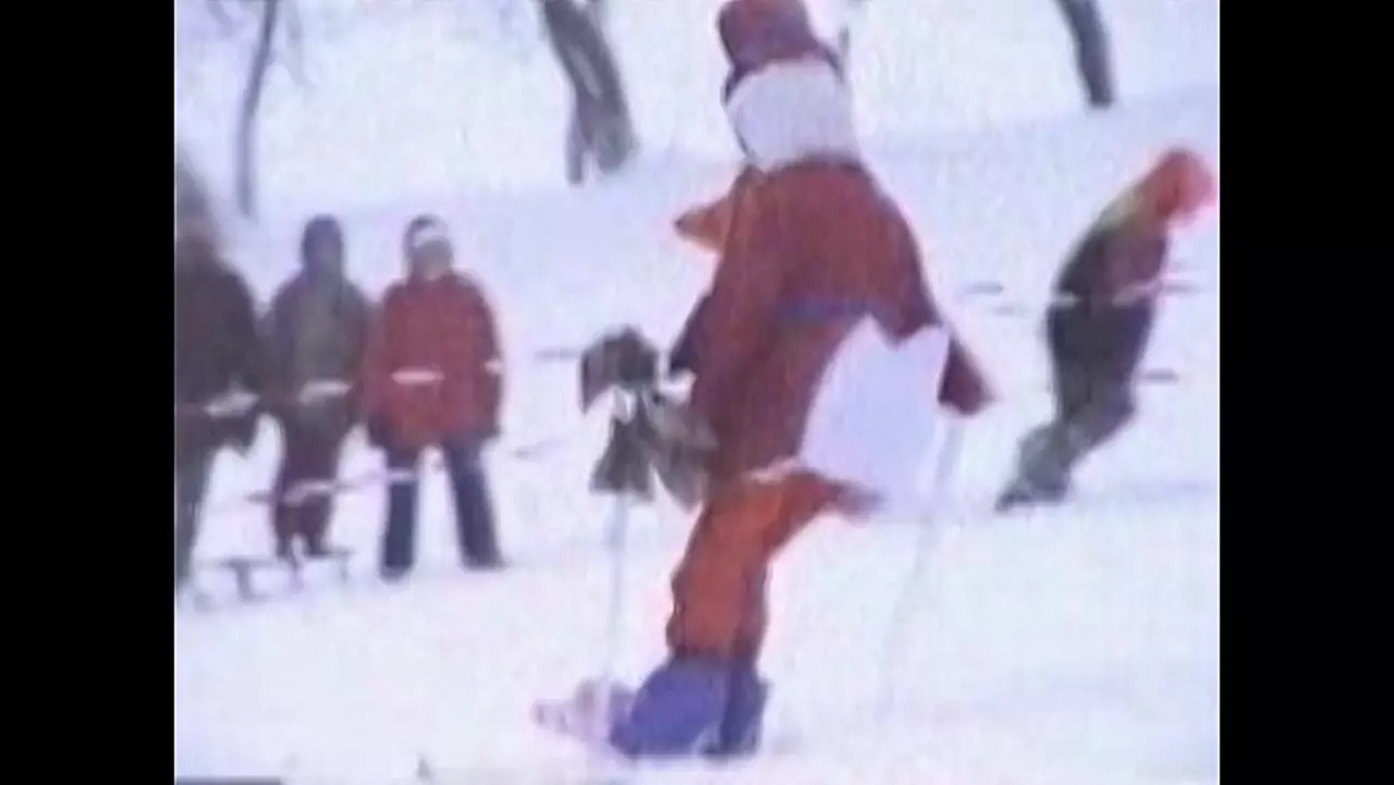 Foto: Donald Duck und die Tresorknacker beim Skifasching Holzhau 1996